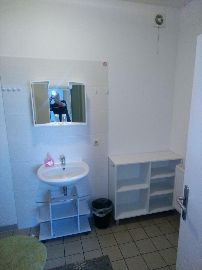 Zimmervermietung Schoenfliesser Stuben Auch Fuer Monteure Eisenhüttenstadt Exterior foto